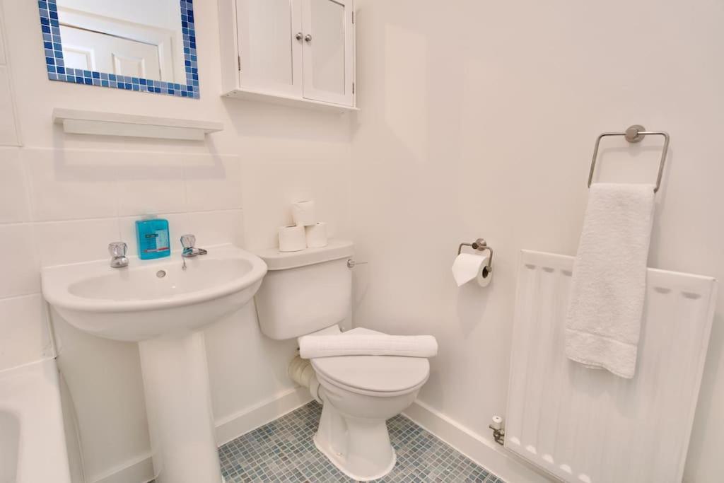 Highley'S Nest - Fully Furnished Gem, Free Private Parking, Sky Tv & Netflix Villa Coventry Bagian luar foto