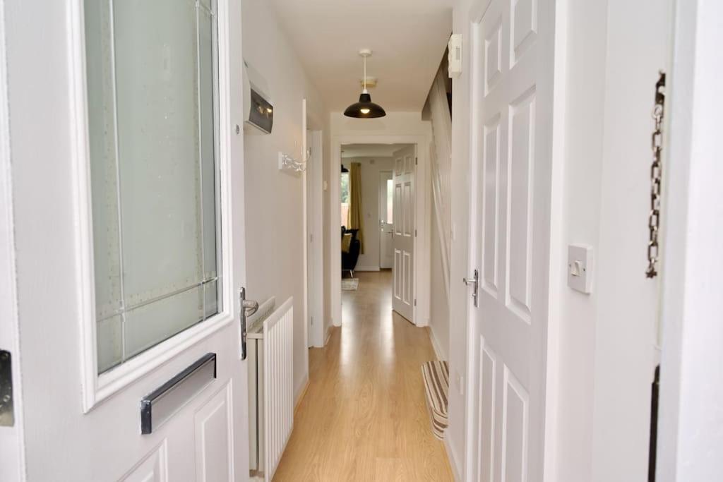Highley'S Nest - Fully Furnished Gem, Free Private Parking, Sky Tv & Netflix Villa Coventry Bagian luar foto