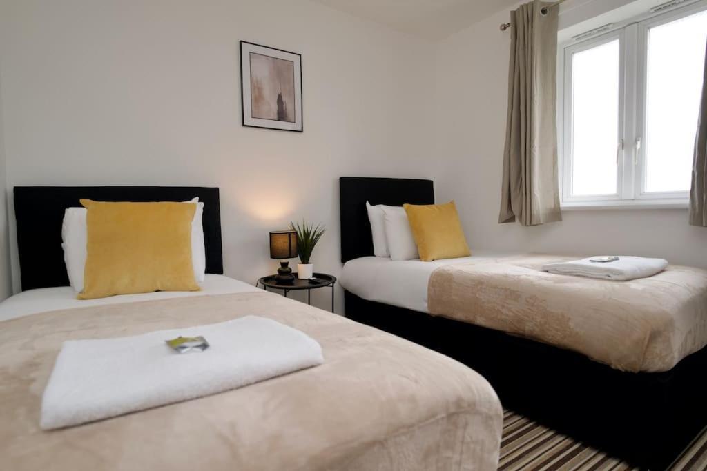 Highley'S Nest - Fully Furnished Gem, Free Private Parking, Sky Tv & Netflix Villa Coventry Bagian luar foto