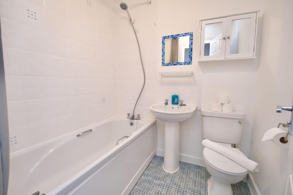 Highley'S Nest - Fully Furnished Gem, Free Private Parking, Sky Tv & Netflix Villa Coventry Bagian luar foto