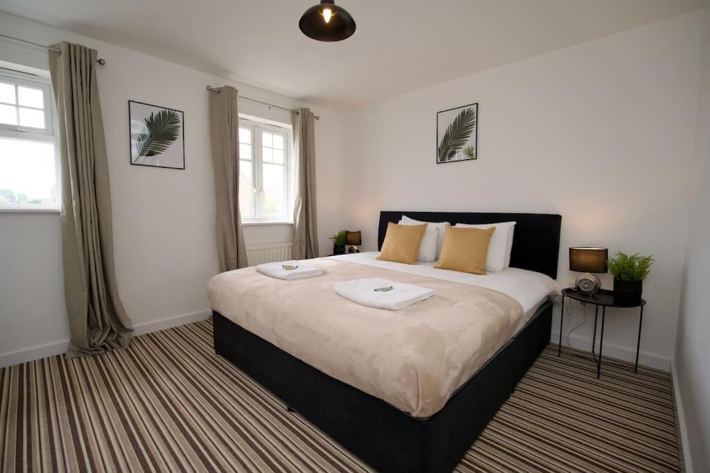 Highley'S Nest - Fully Furnished Gem, Free Private Parking, Sky Tv & Netflix Villa Coventry Bagian luar foto