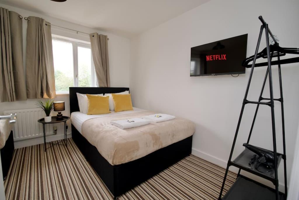 Highley'S Nest - Fully Furnished Gem, Free Private Parking, Sky Tv & Netflix Villa Coventry Bagian luar foto