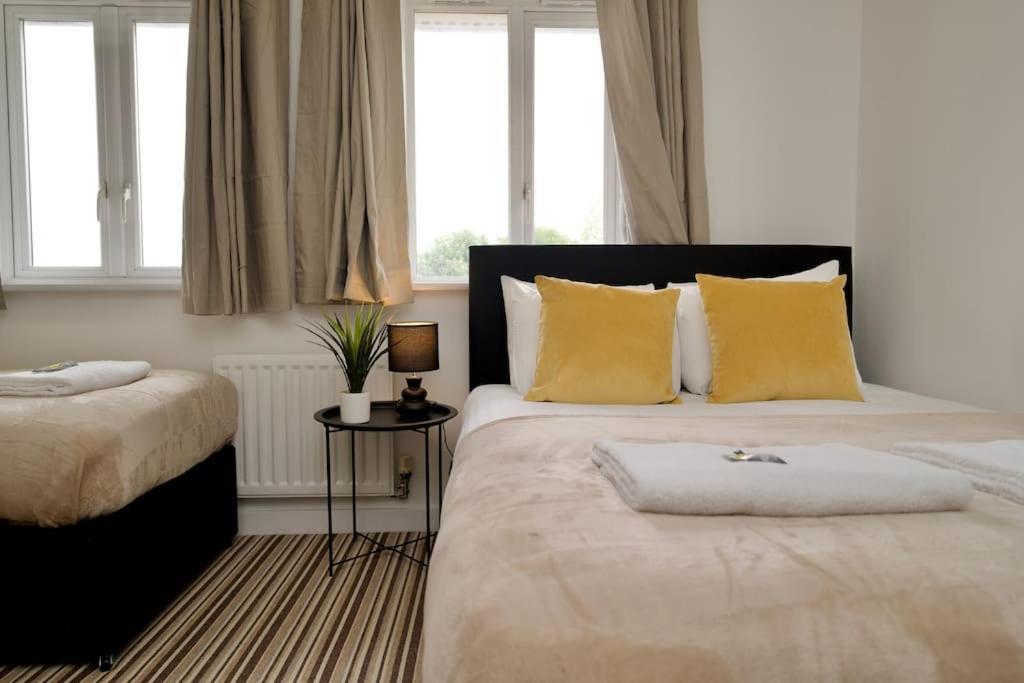 Highley'S Nest - Fully Furnished Gem, Free Private Parking, Sky Tv & Netflix Villa Coventry Bagian luar foto