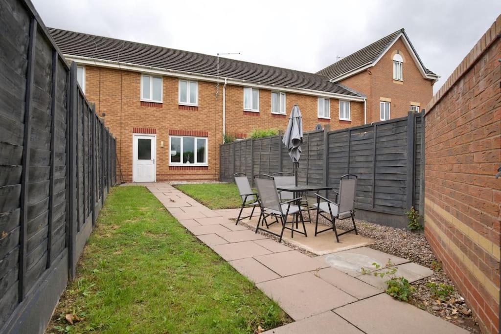 Highley'S Nest - Fully Furnished Gem, Free Private Parking, Sky Tv & Netflix Villa Coventry Bagian luar foto