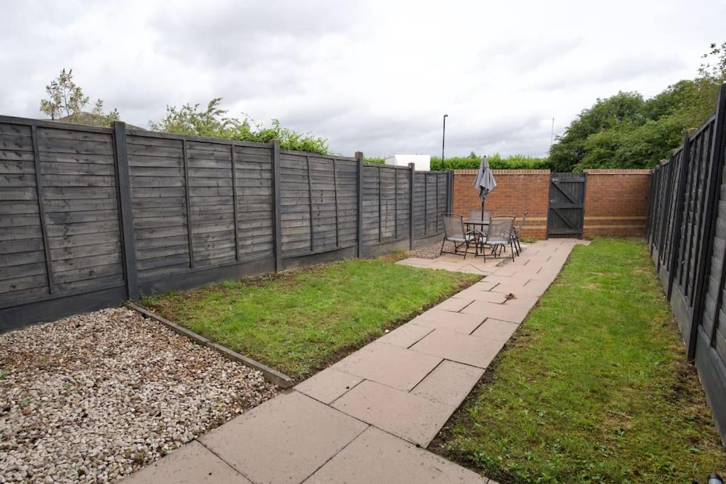 Highley'S Nest - Fully Furnished Gem, Free Private Parking, Sky Tv & Netflix Villa Coventry Bagian luar foto